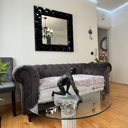 Lovely Apartment In 코크 외부 사진