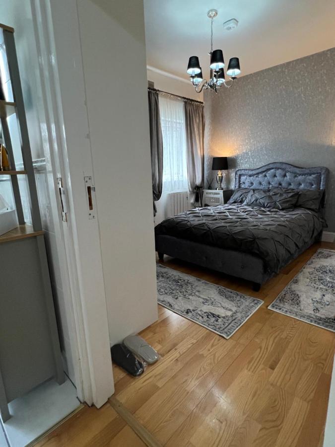 Lovely Apartment In 코크 외부 사진