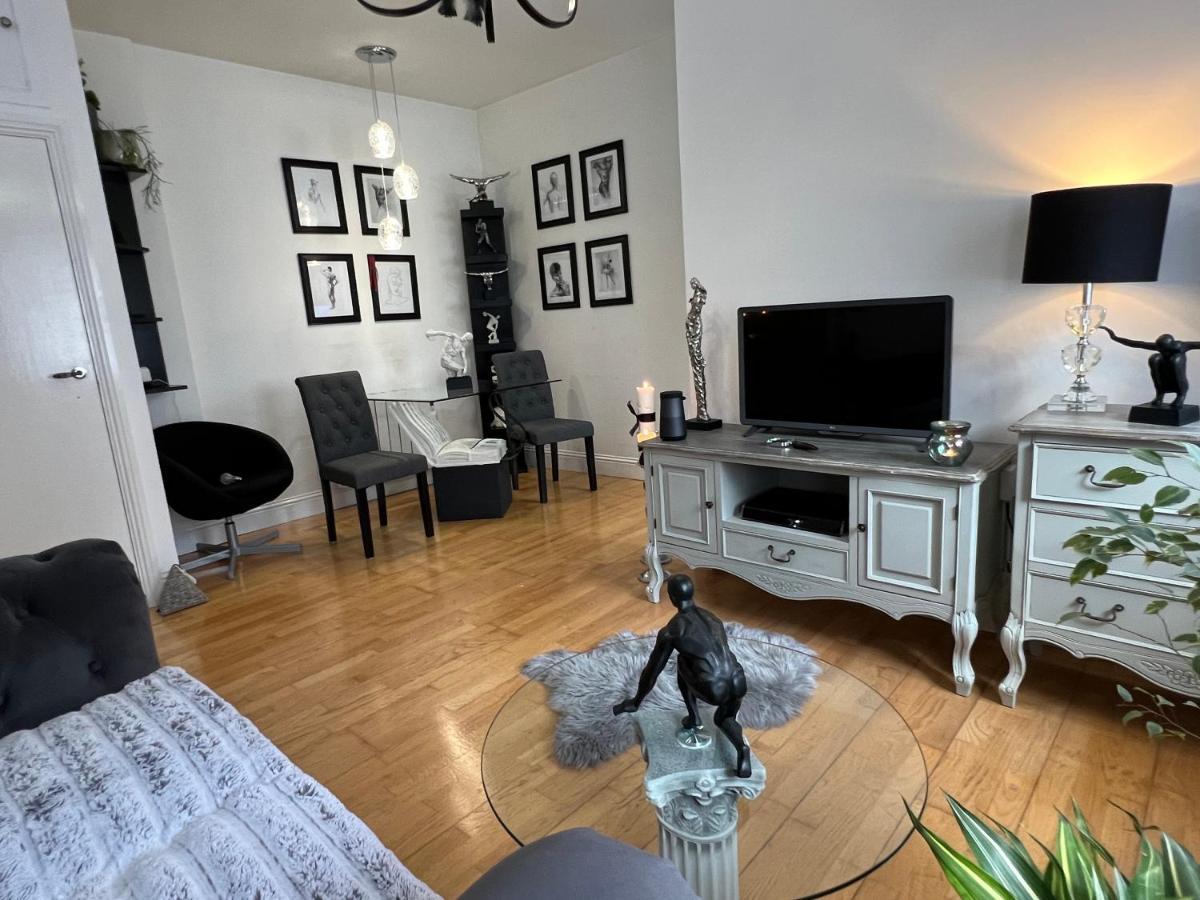 Lovely Apartment In 코크 외부 사진